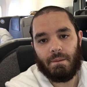 Meet your Posher, Yoily